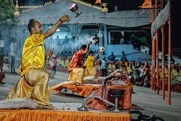 मंदिर कमेटी और सामाजिक सेवा