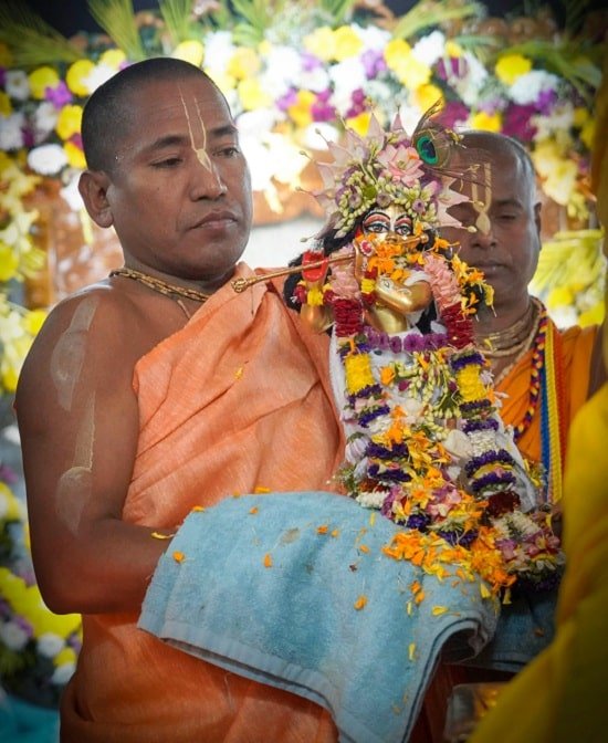 मंदिर परिसर